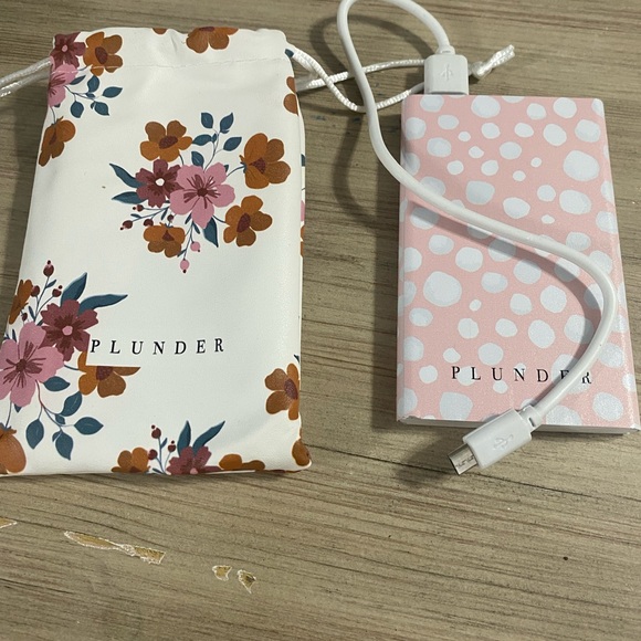 Plunder Other - Plunder Pink and White Charger with Floral Pouch